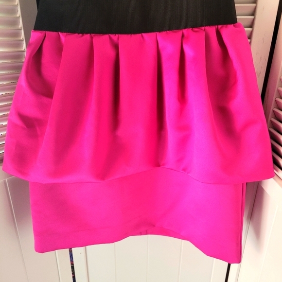 MILLY PEPLUM GRAFFITI COCKTAIL MINI SILK DRESS SZ 2 - Picture 3 of 9